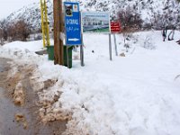 Der Weg zum Wasserfall ist unpassierbar, wir müssten durch den Schnee stapfen und der Weg ist nicht gesichert.